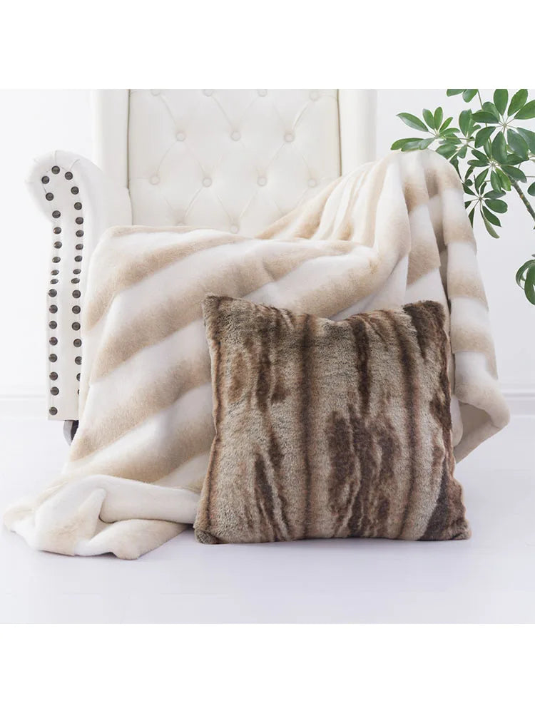 High-end Fluffy Faux Fox Fur Throw Pillows Decor Home High Quality Plush Back Cushion for Sofa Bed Chair Super Soft Cushion Cozy