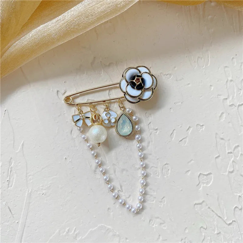 Luxury Pearl Tassel Brooch Number 5 Brooch Gift for Girl Accessories Bag Women's clothing Pin For Man Gift Jewelry