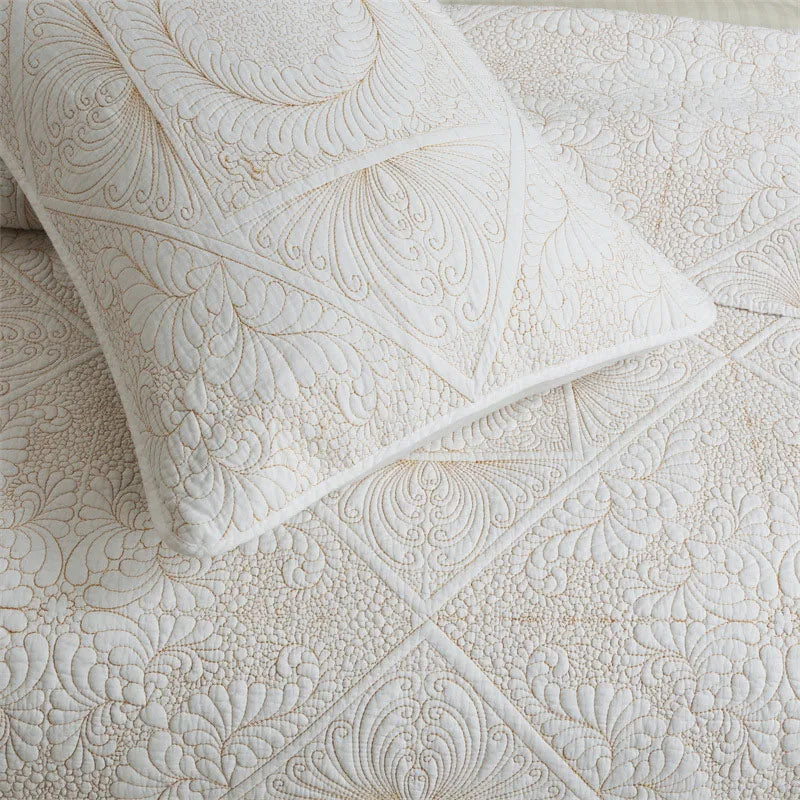 Roman Pattern Embroidered Cotton Quilt Set