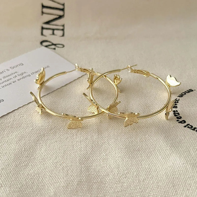 New Trendy Women's Buttery Hoop Earrings Fashion Hiphop Loop Earrings Metal Loop Earrings Korean Elegant Ear Jewelry 2024