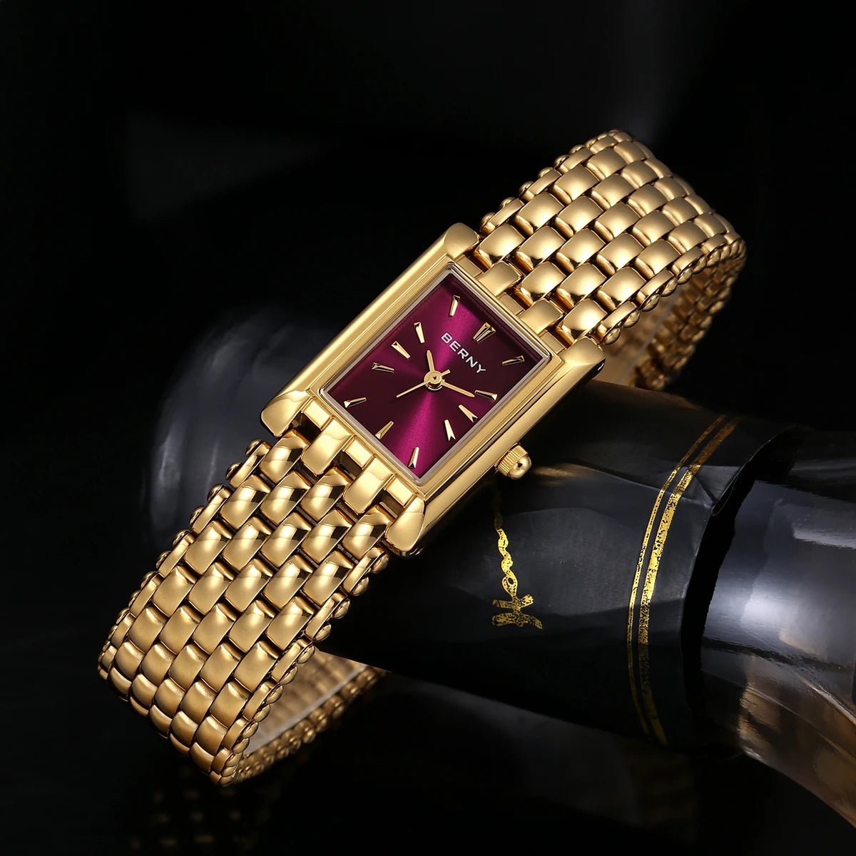 Elegant Square Quartz Wristwatch