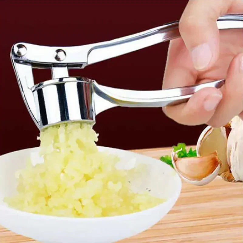 Zinc Alloy Garlic Press – Effortless Garlic Mincing Tool