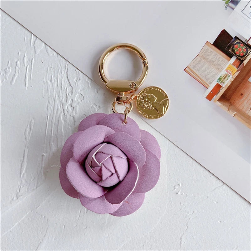 Luxury Black White Camellia Genuine Leather Flower Keychain Letter Umbrella Pendant Car Key Chain Ring Pendant For Bag Accessory