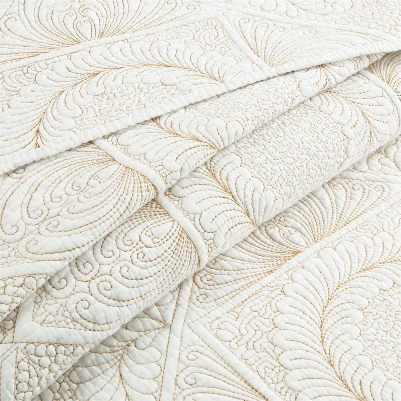 Roman Pattern Embroidered Cotton Quilt Set