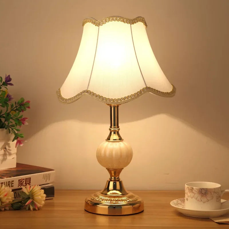 Retro Luxury Glass Iron Art Table Lamp Bedroom Decoration Bedhead Night Lamp Simple Classic Living Room Study Bedroom Desk Light