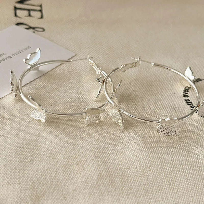 New Trendy Women's Buttery Hoop Earrings Fashion Hiphop Loop Earrings Metal Loop Earrings Korean Elegant Ear Jewelry 2024