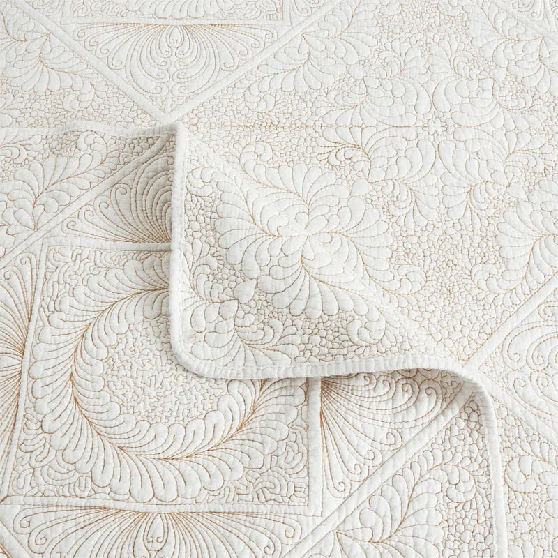 Roman Pattern Embroidered Cotton Quilt Set