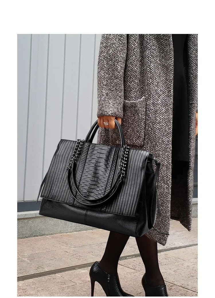 2023 New Large Capacity Fashion Women's Bag Luxury One shoulder Portable Tote Bag Office Briefcase Laptop One shoulder messenger