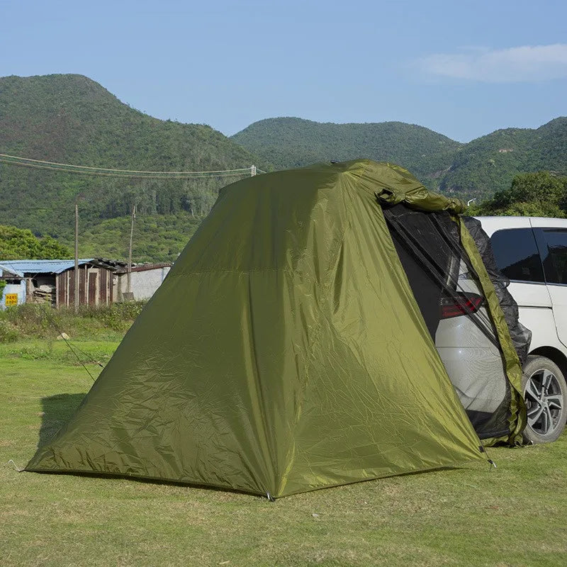 Outdoor camping camping in rear tent Portable double-layer quick-opening tent, full set of large tents at camp side of car.