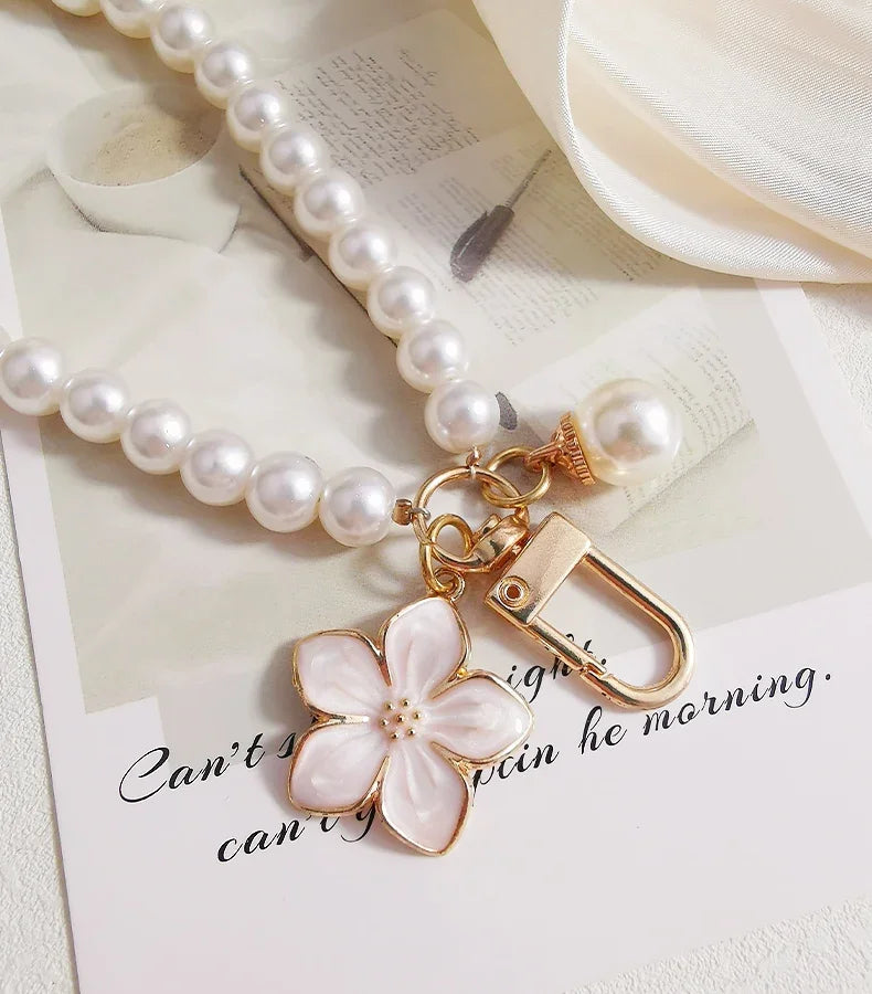 2024 Pearl Keychain Luxury Women Jewelry Shiny Pearl Bead Shell Phone Bag Backpack Charm Accessory Car Key Key Chain Pendant